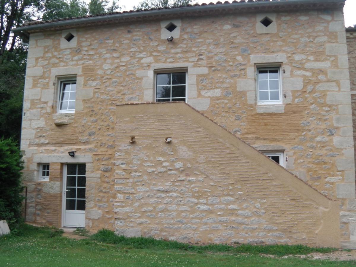 Location Meublee Au Milieu D'Un Ecrin De Verdure Aux Vieux Fours Noaillac Exteriér fotografie